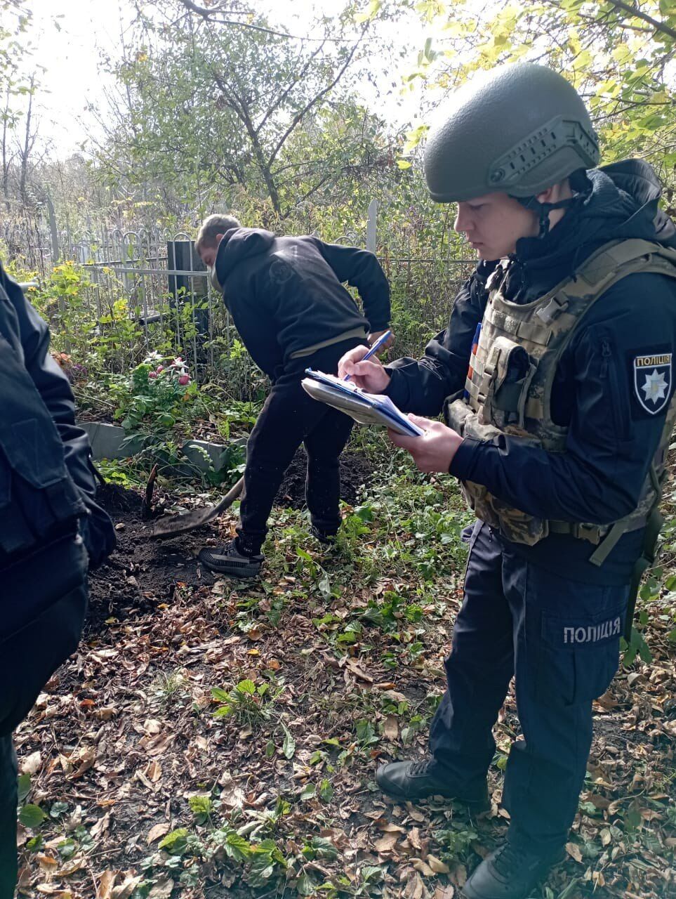В Харьковской области обнаружили тела еще двух мужчин, замученных российскими оккупантами. Фото