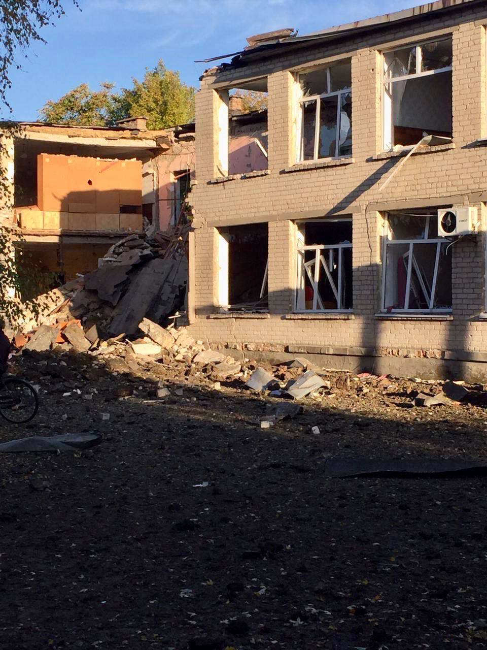 На Запоріжжі окупанти за добу вщент знищили дві школи: компенсують поразки на фронті