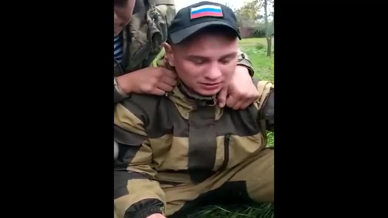 Мобилизованные в РФ казахи избили россиянина-"мобика", пытавшегося им угрожать. Видео