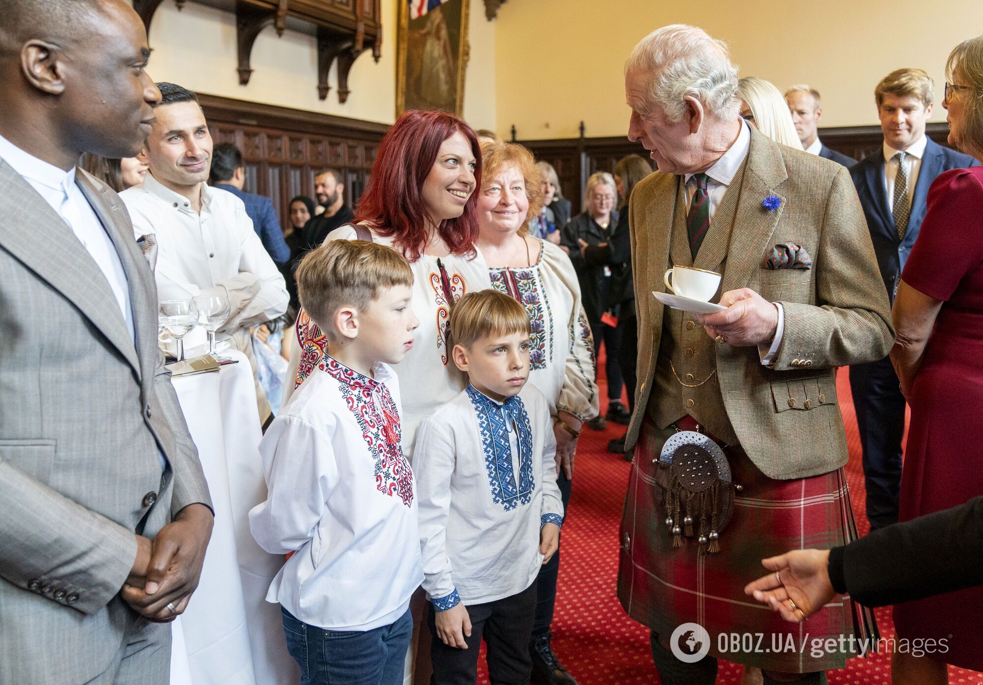 Король Чарльз III зустрівся з українськими біженцями у Шотландії. Фото