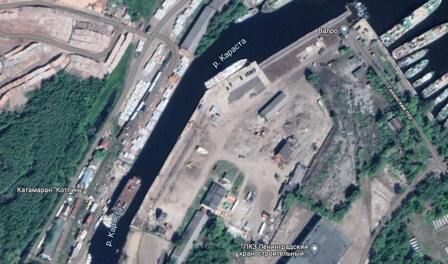 Найдорожчу з уцілілих яхт Путіна сховали на спецпричалі в Петербурзі: переобладнали і дали нову назву. Фото