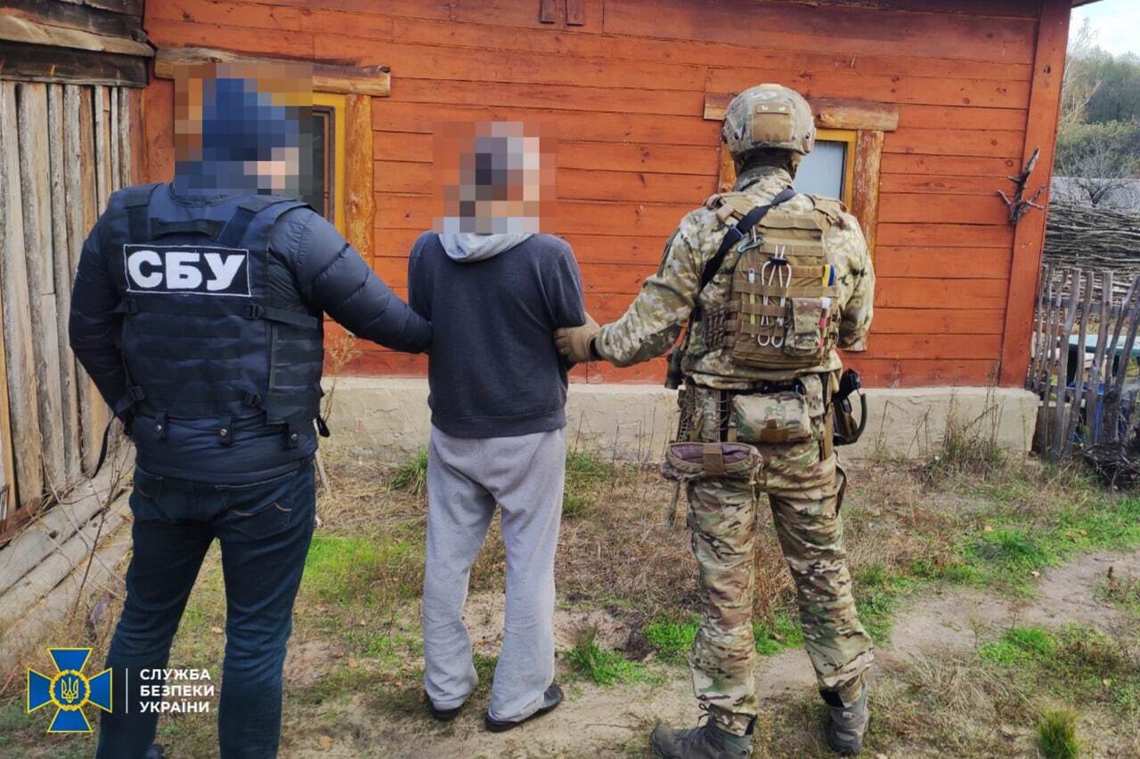 СБУ задержала агента РФ, собиравшего координаты для массированных ударов РФ по Черниговщине. Фото