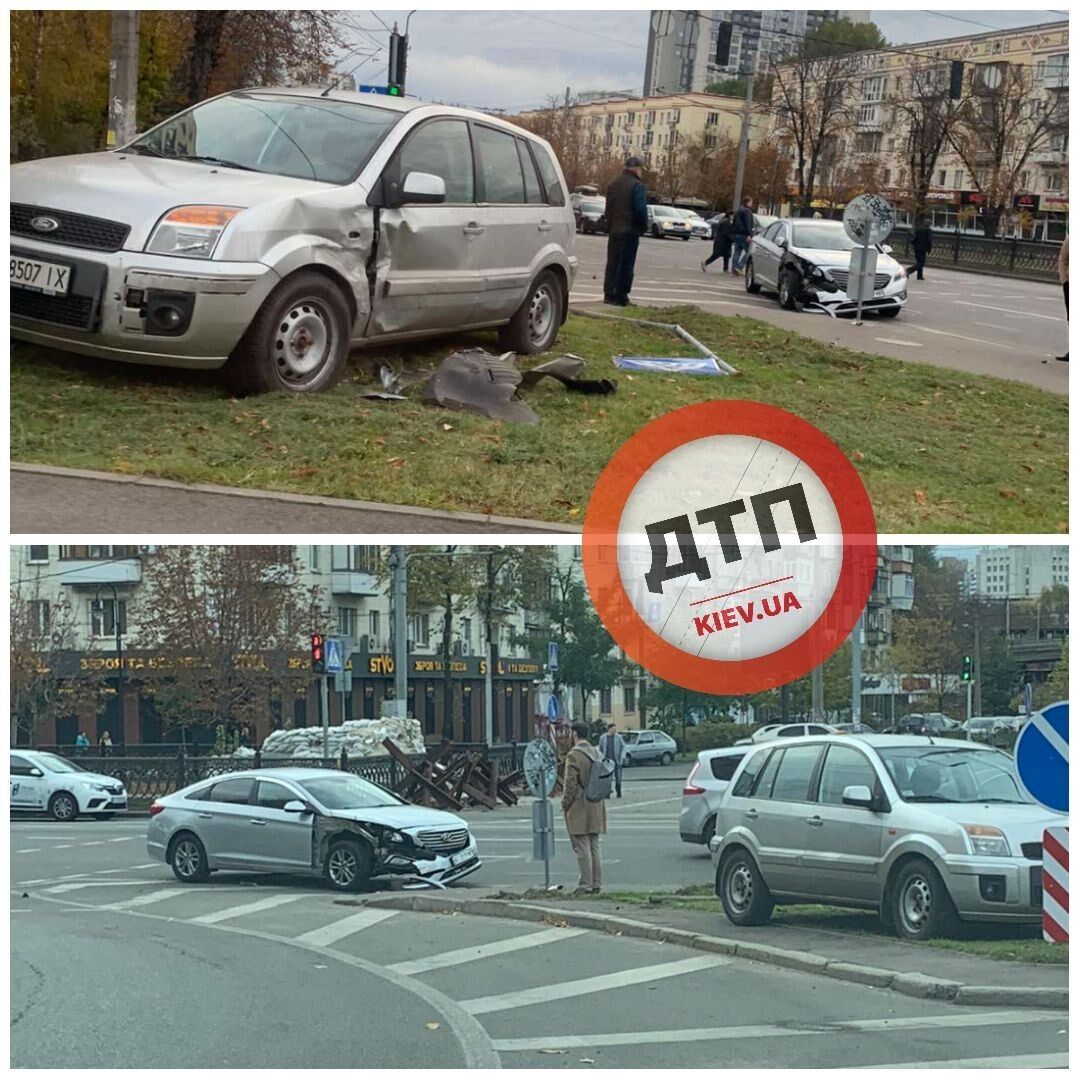 У Києві сталась аварія за участю двох легковиків: одне авто виїхало за межі дороги. Фото 