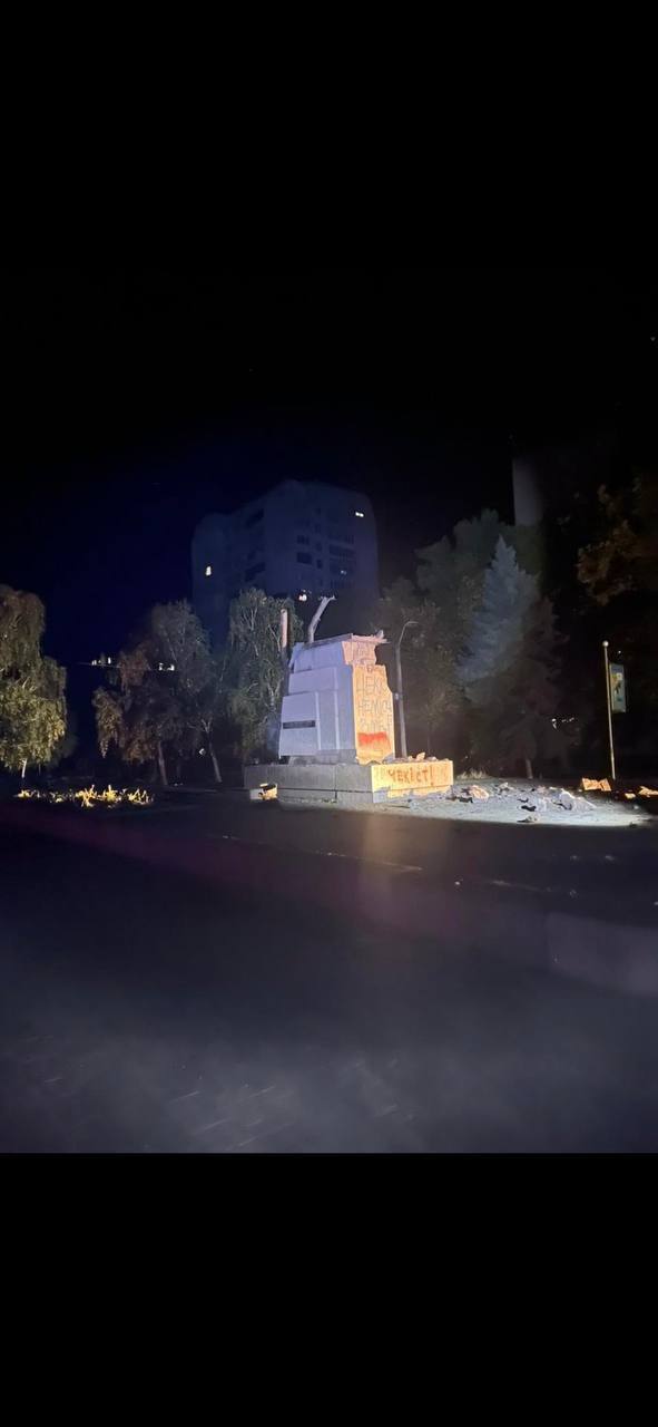 У Миколаєві підірвали пам’ятник радянським чекістам. Фото 
