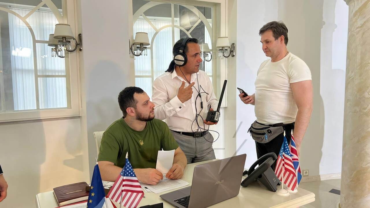 Пропагандисти "ЛНР" взялися знімати фільм про ЗСУ, Зеленського, НАТО та біолабораторії. Фото