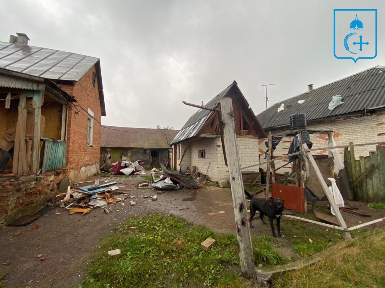 Окупанти розстріляли із САУ будинки мирних жителів Кияниці на Сумщині, люди залишилися без даху над головою. Фото