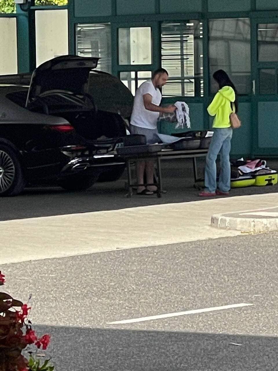 Вместо гуманитарки вез на Maybach сумки Louis Vuitton: скандальные детали поездки сына главы РГА на Харьковщине в Монако