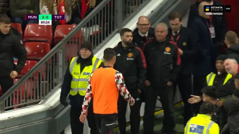 "Манчестер Юнайтед" виключає Кріштіану Роналду зі складу за бунт на матчі. Відео