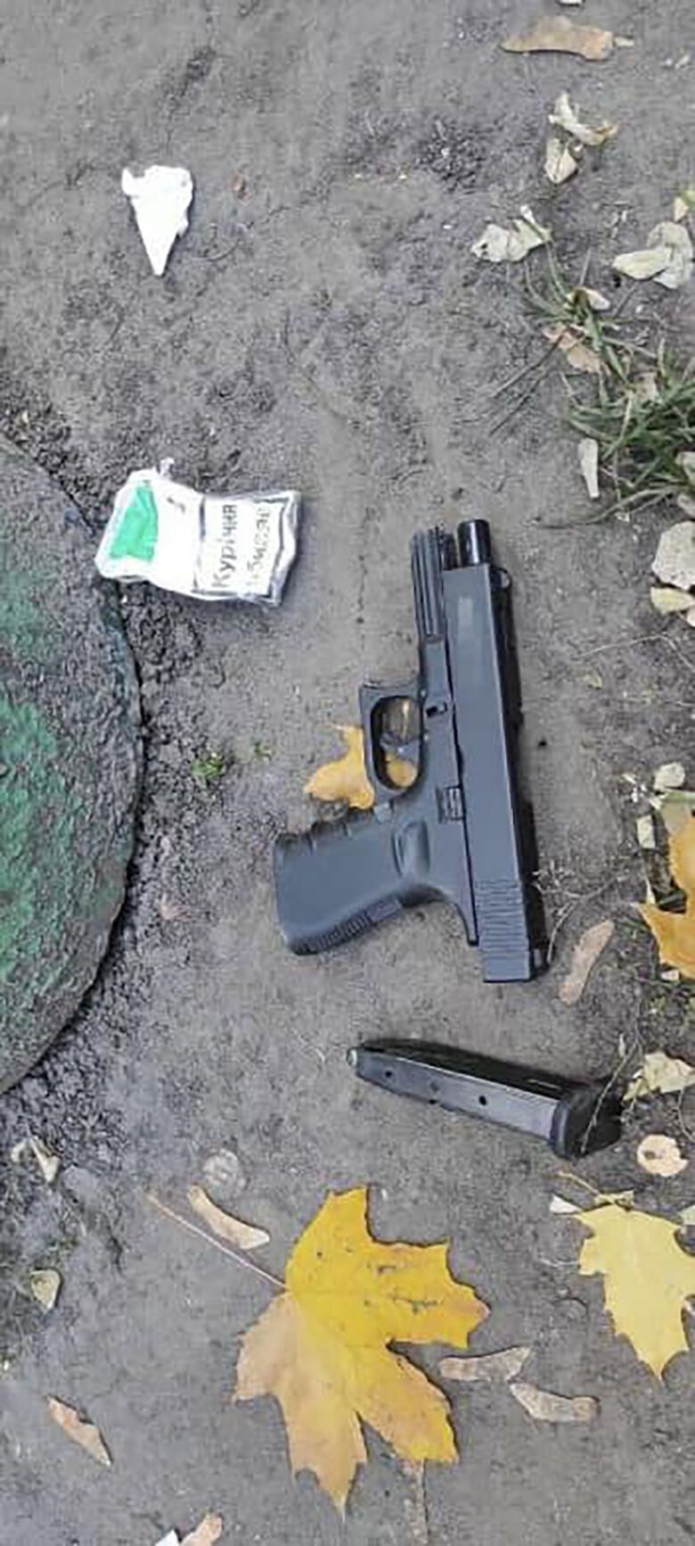 В Киеве мужчина под наркотиками устроил стрельбу из пистолета на улице. Фото