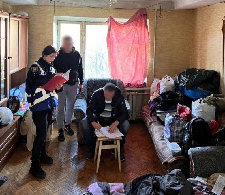 В Киеве изъяли 5-летнего ребенка из неблагополучной семьи: мальчик жил в ужасных условиях. Фото