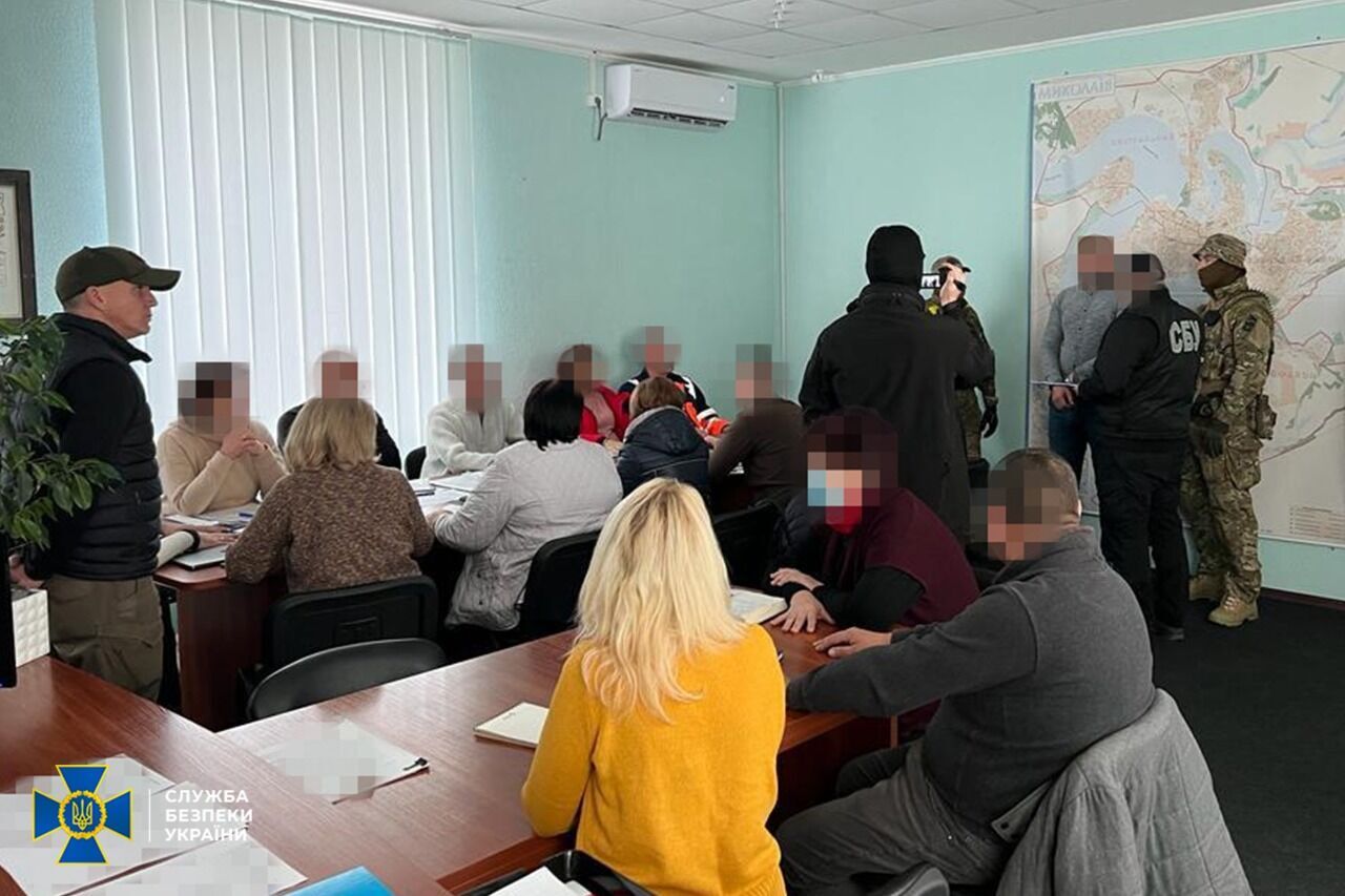 СБУ обезвредила агентуру РФ, возглавляемую чиновником из Николаева: его задержали во время совещания у мэра. Фото