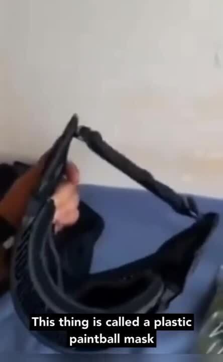 Маска для пейнтбола и панамка: "мобик" показал, какую экипировку ему выдали для войны в Украине. Видео