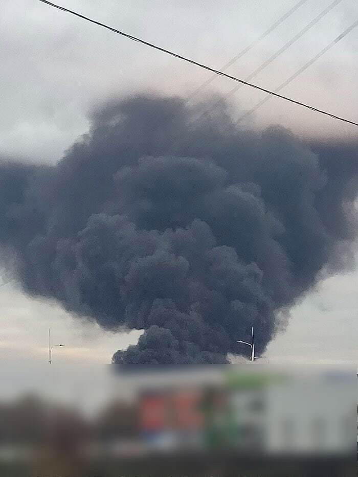 У Бєлгородській області "бавовна" на лакофарбовому заводі: вибух прогримів, коли в Україні була повітряна тривога. Відео