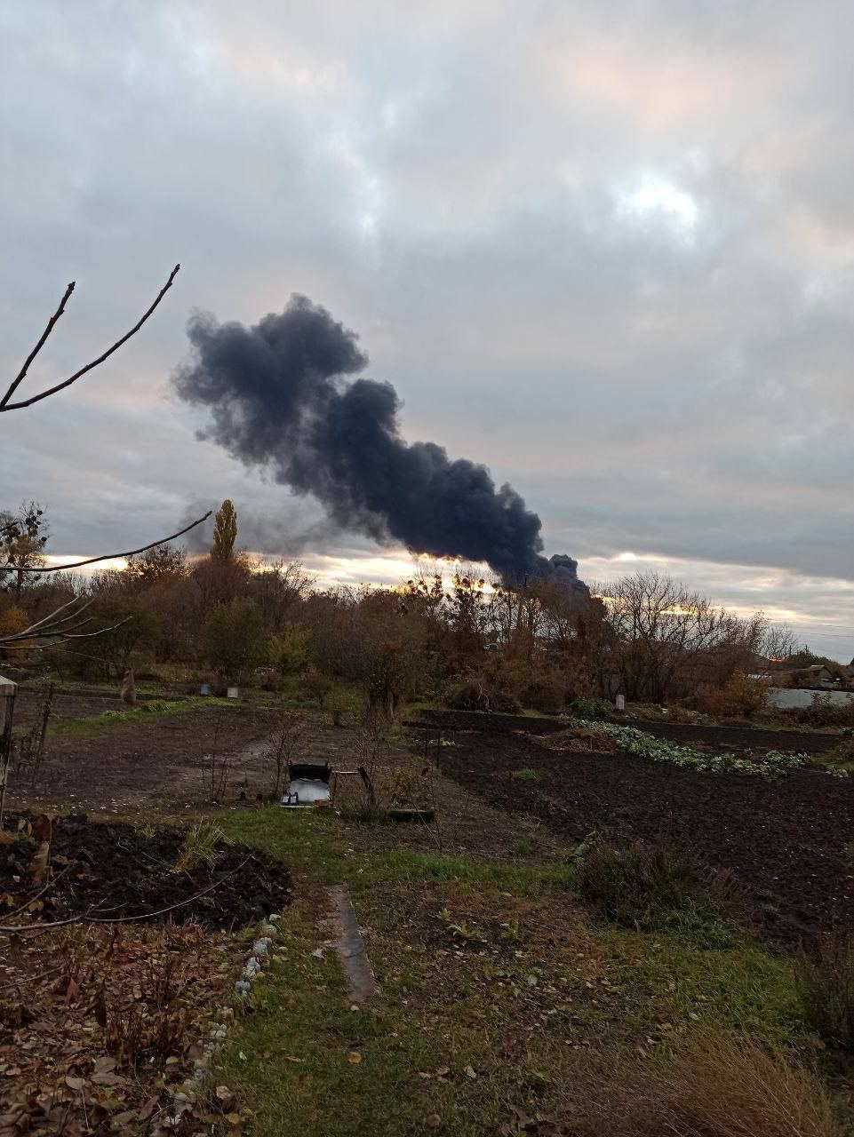 У Бєлгородській області ''бавовна'' на лакофарбовому заводі: вибух прогримів, коли в Україні була повітряна тривога. Відео