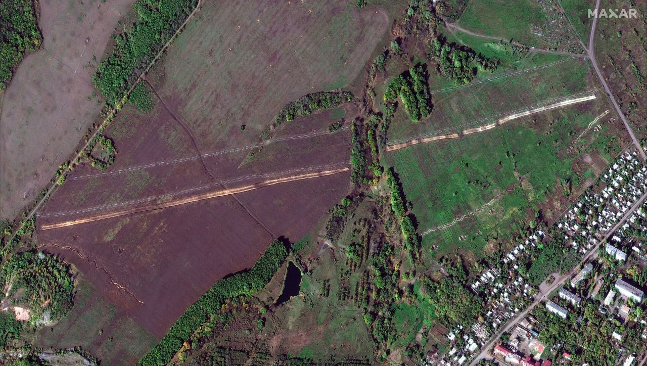 Появились спутниковые фото ''линии Вагнера'' на Луганщине: пропагандисты планировали ''закрыть'' 200 км фронта