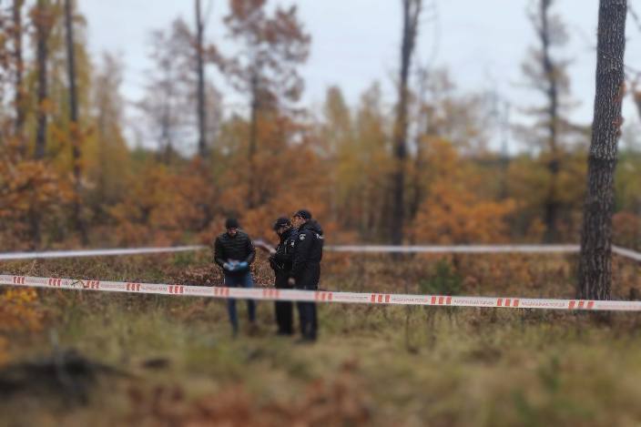 Куля влучила в серце: на Київщині знайшли тіло ще одного чоловіка, вбитого окупантами. Фото і відео 