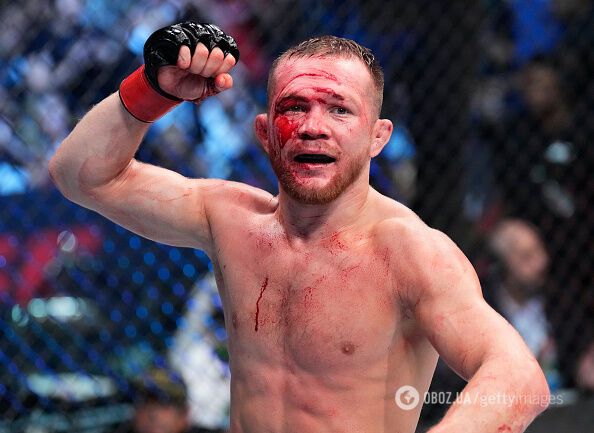 Знаменитий російський боєць UFC програв у спірному бою, спровокувавши істерику у Росії. Відео