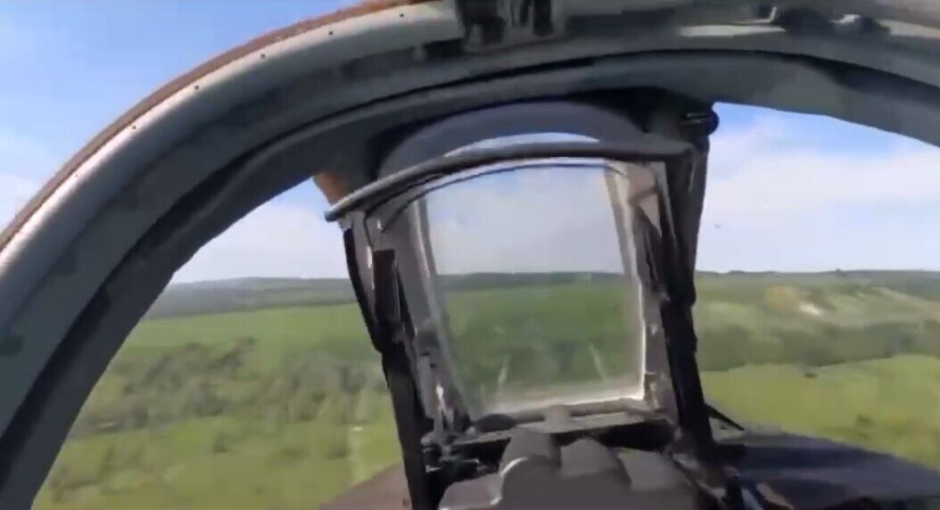 Пілот збитого ЗСУ російського літака зняв відео, як катапультувався