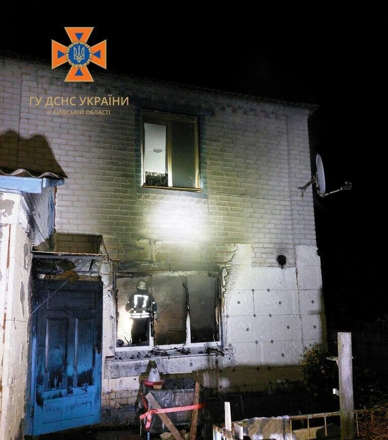 На Київщині під час пожежі загинув чоловік і ще двоє осіб отримали опіки