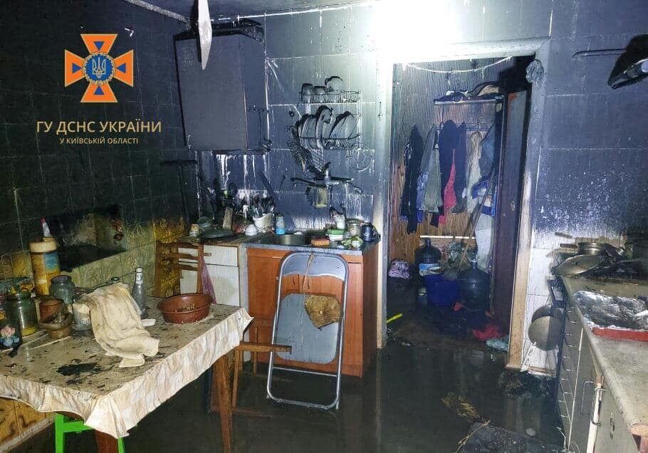 На Київщині під час пожежі загинув чоловік і ще двоє осіб отримали опіки