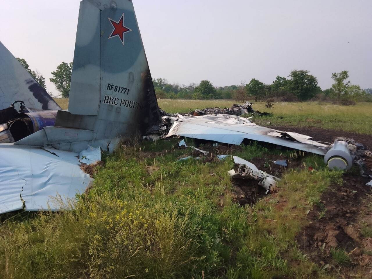 Російський Су-30СМ за $50 млн перетворився на брухт: у мережі показали кадри знищеного на Харківщині винищувача 