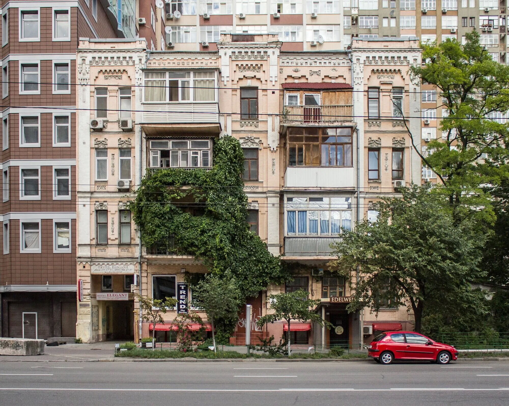 У Києві розглянуть петицію щодо відновлення житлового будинку на Жилянській