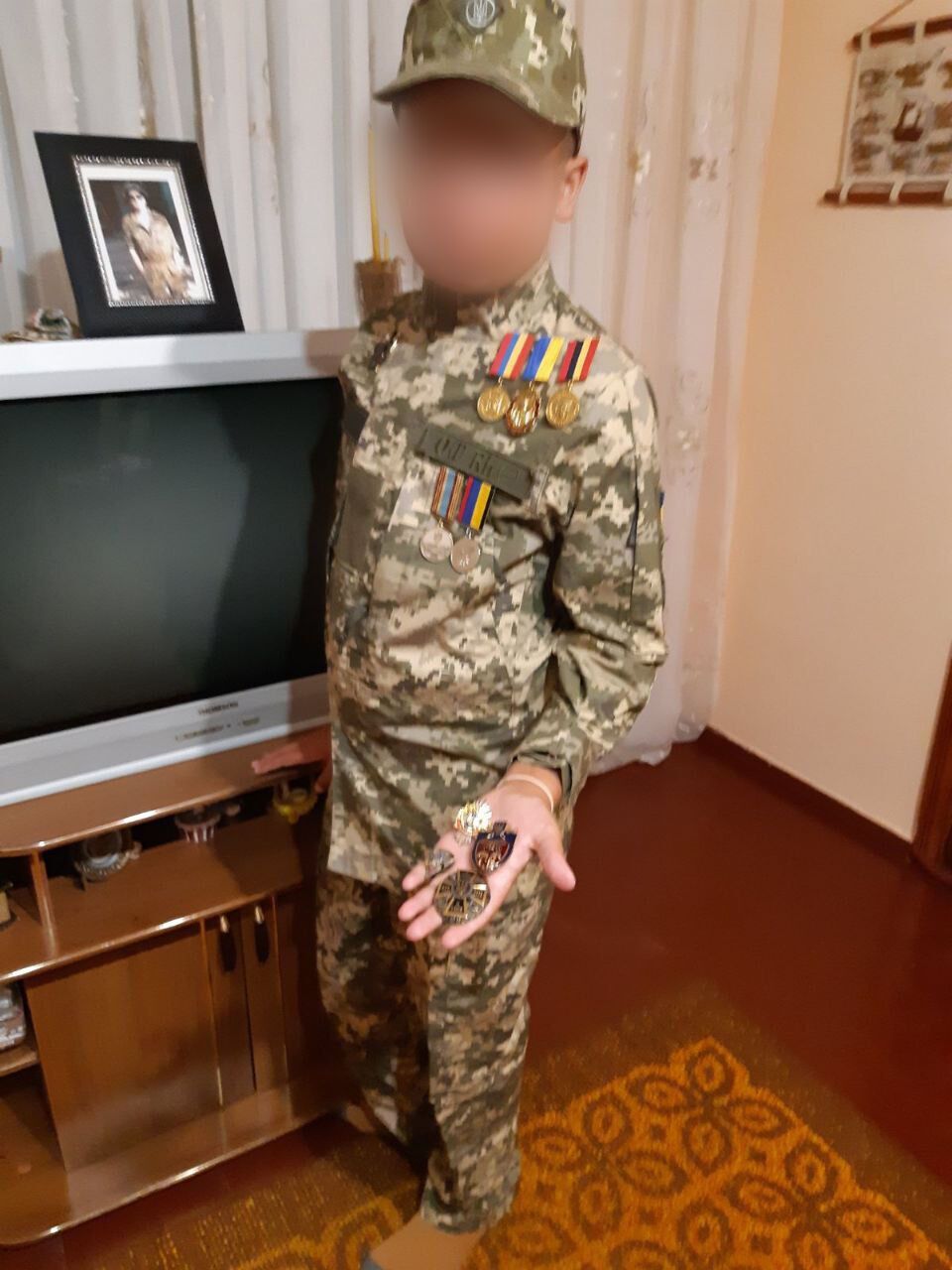 ''Кричали люди, все горіло, з неба падав дощ зі скла, пластику та бетону'': розповідь біженки з Бородянки