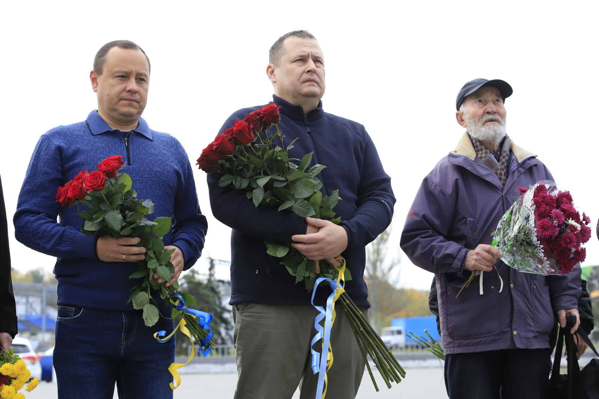 Филатов передал защитникам Украины новую партию техники в годовщину освобождения Днепра от фашистов