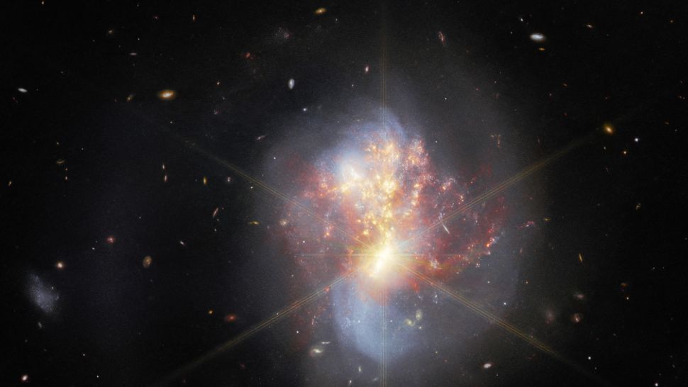 Телескоп "Джеймс Уэбб" сфотографировал рождение новых звезд в результате столкновения двух галактик. Фото