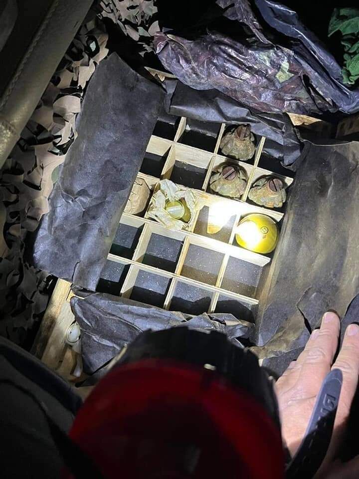 В Киевской области у пьяного водителя нашли и изъяли гранаты и патроны. Фото