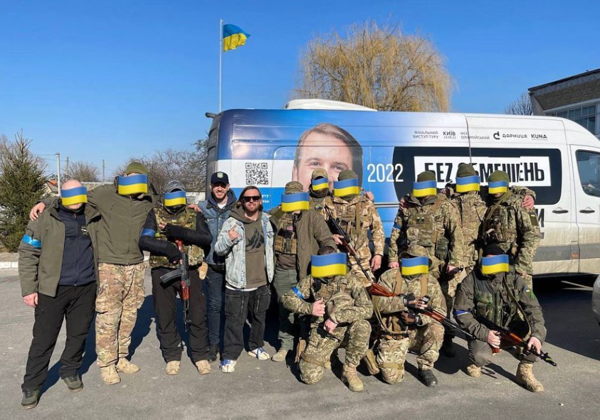 Фронтмен "Без обмежень" Танчинець розповів, чому став водієм на початку повномасштабної війни