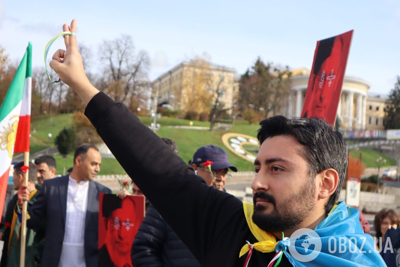  "Іранський народ з Україною": іранці влаштували акцію в Києві і закликали Тегеран не передавати дрони РФ. Фото і відео
