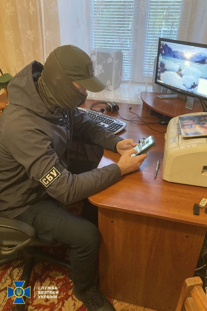 В Днепропетровской области поймали агента РФ, который ''сливал'' координаты позиций HIMARS и М777