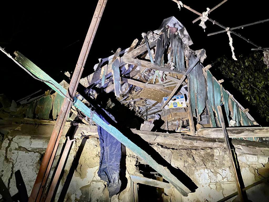 Нікополь знову постраждав від обстрілів: пошкоджено будинки, магазини, готель та енергетичну інфраструктуру. Фото