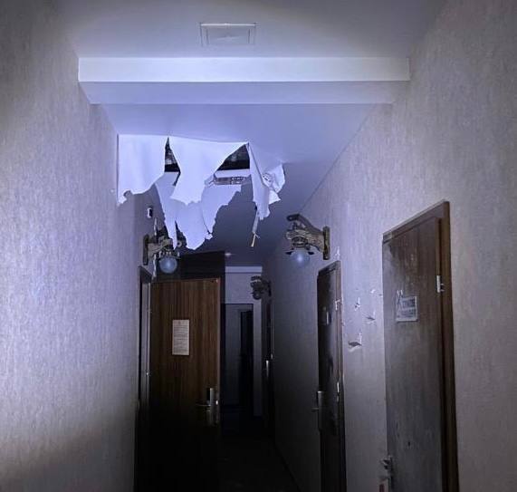Никополь снова пострадал от обстрелов: повреждены дома, магазины, гостиница и энергетическая инфраструктура. Фото