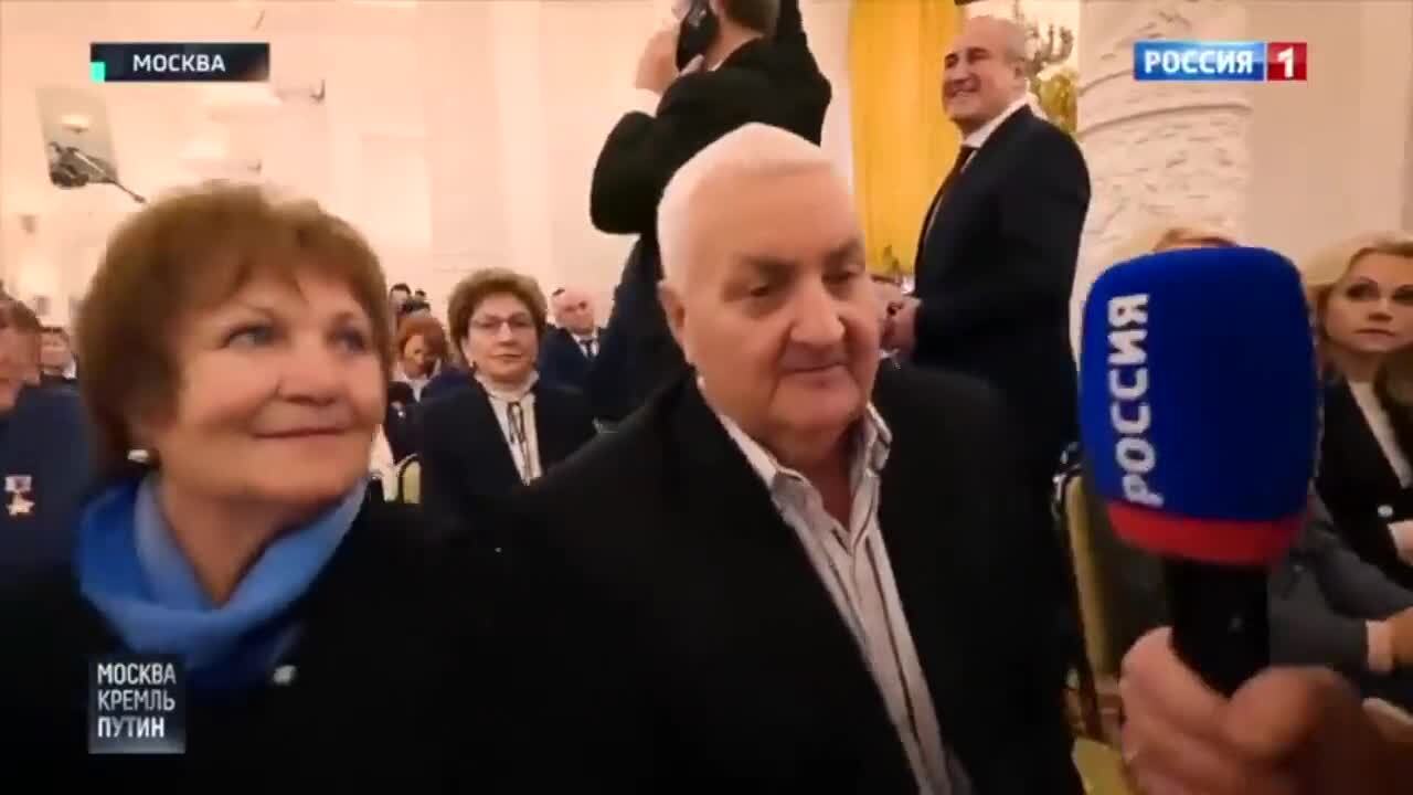 ''Это радость со слезами на глазах'': родители ликвидированного террориста Захарченко обрадовались указу Путина об аннексии. Видео