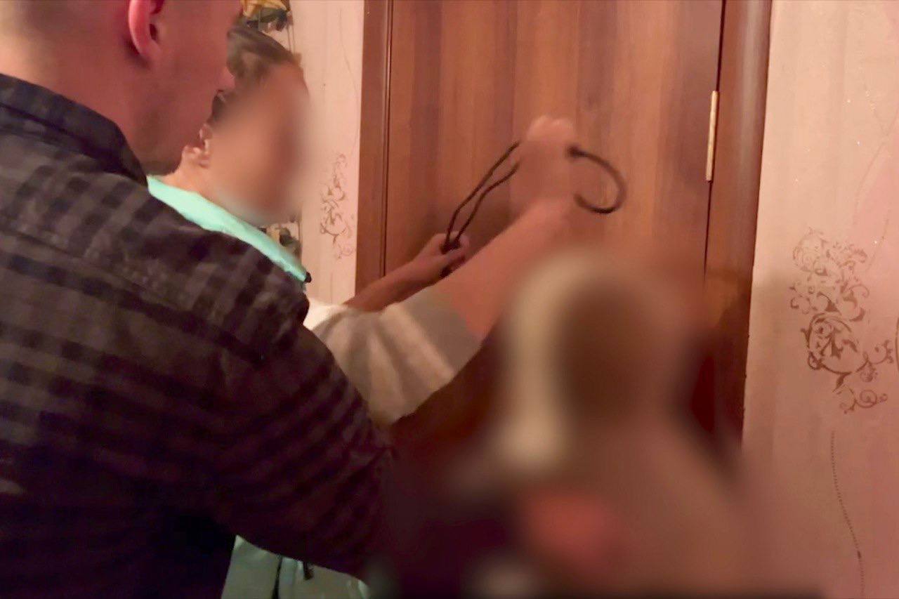 На Київщині чоловік намагався вбити 12-річного пасинка