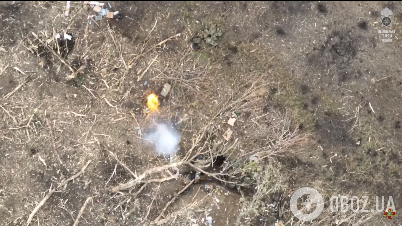 Український дрон скинув бомбу, внаслідок чого стався вибух