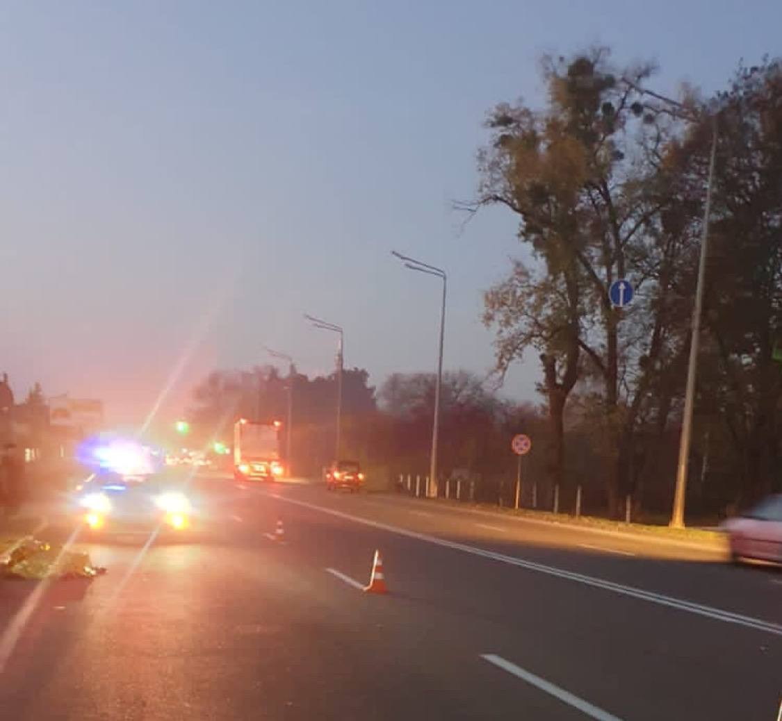 На Київщині автомобіль Renault збив на смерть пішохода