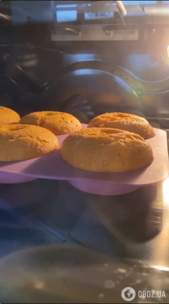 Сладкие пончики с тыквой: выпекаются всего 20 минут