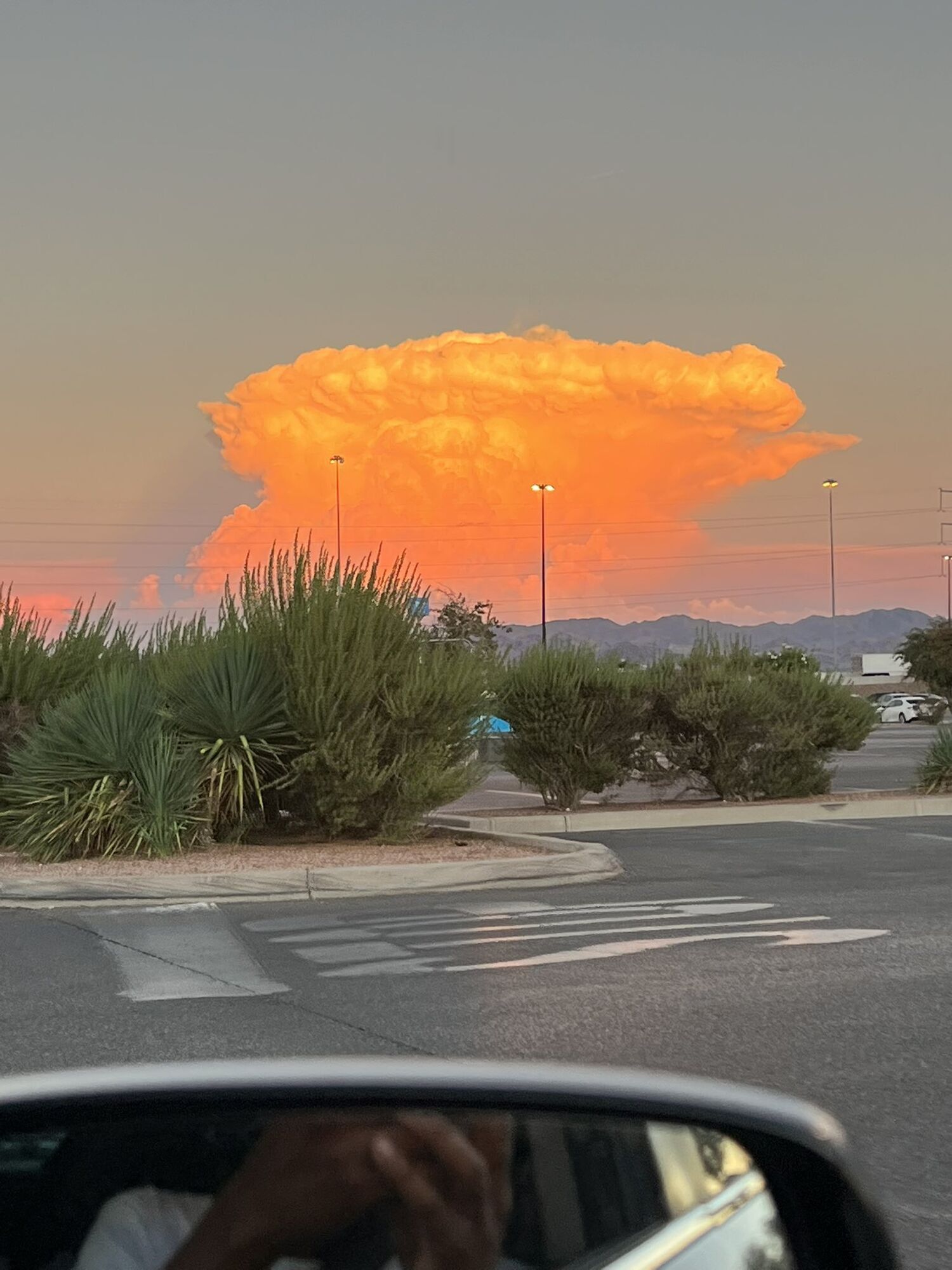  У Лас-Вегасі хмара у вигляді "ядерного гриба" налякала містян. Фото