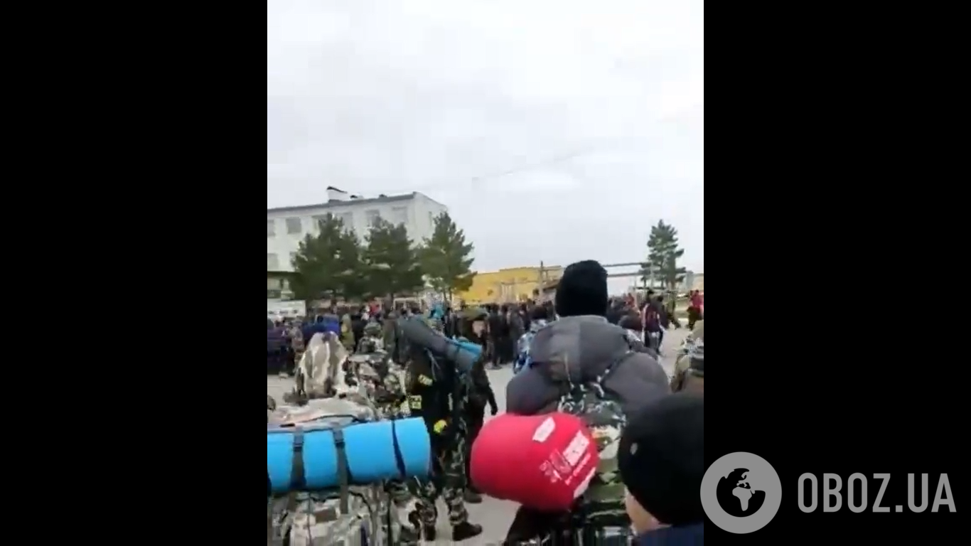 Мобилизованных россиян перед отправкой в Украину учат маршировать
