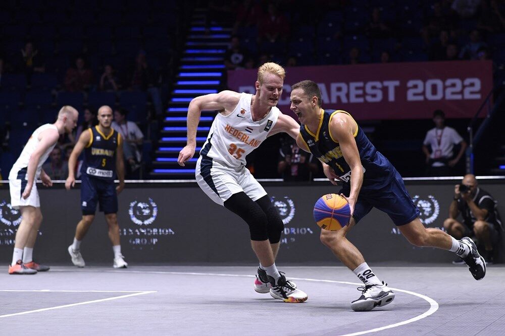 Украина уверенно победила Нидерланды на старте чемпионате мира по баскетболу 3х3