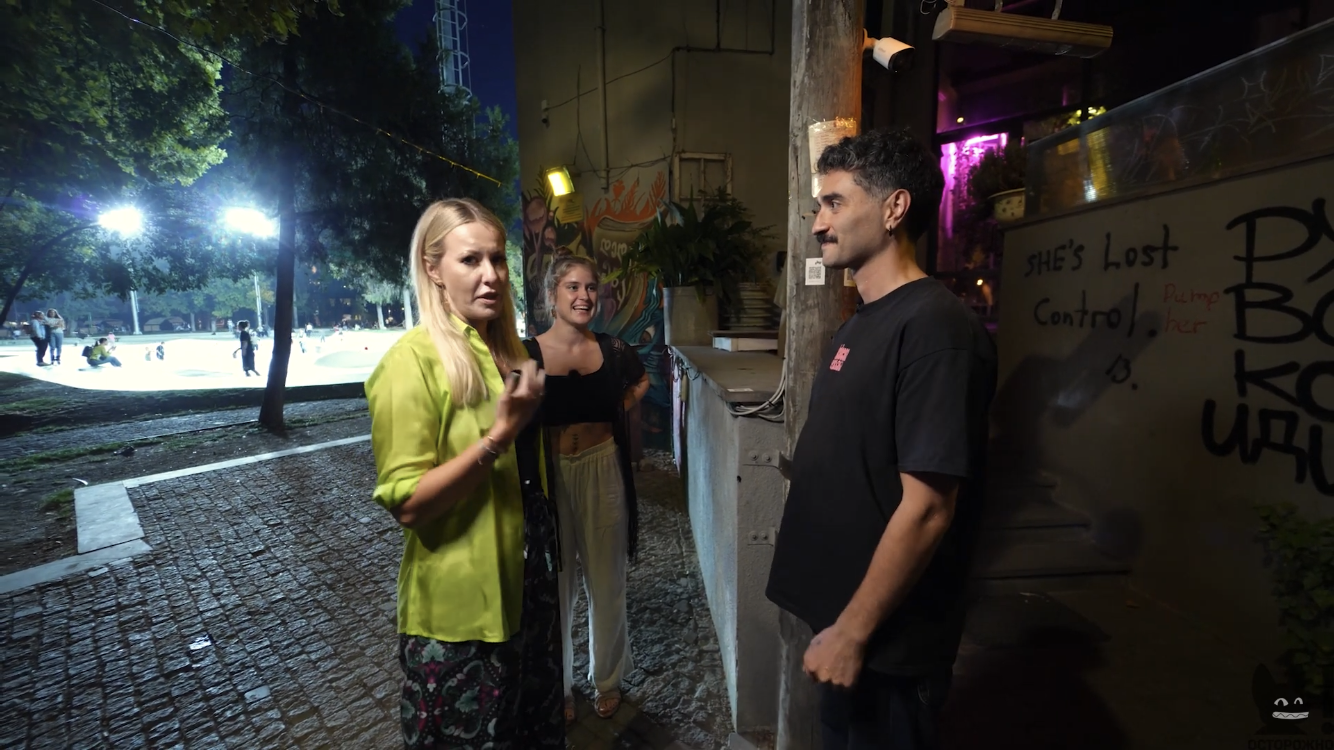 Владелец бара в Тбилиси доступно объяснил Ксении Собчак, почему россиян не любят в Грузии. Видео