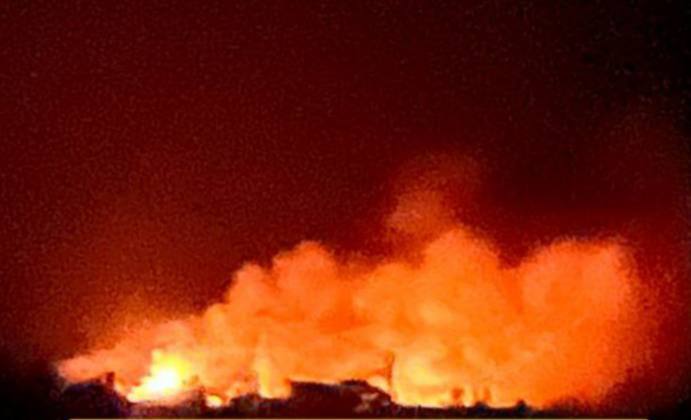 Окупанти вдарили по Київщині іранськими дронами-камікадзе, на місці атаки спалахнула пожежа. Фото і відео