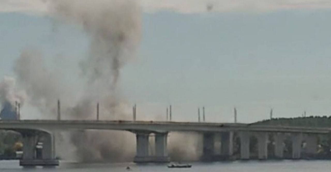 В Херсоне и Олешках прогремели взрывы, есть прилеты по Антоновскому мосту. Фото