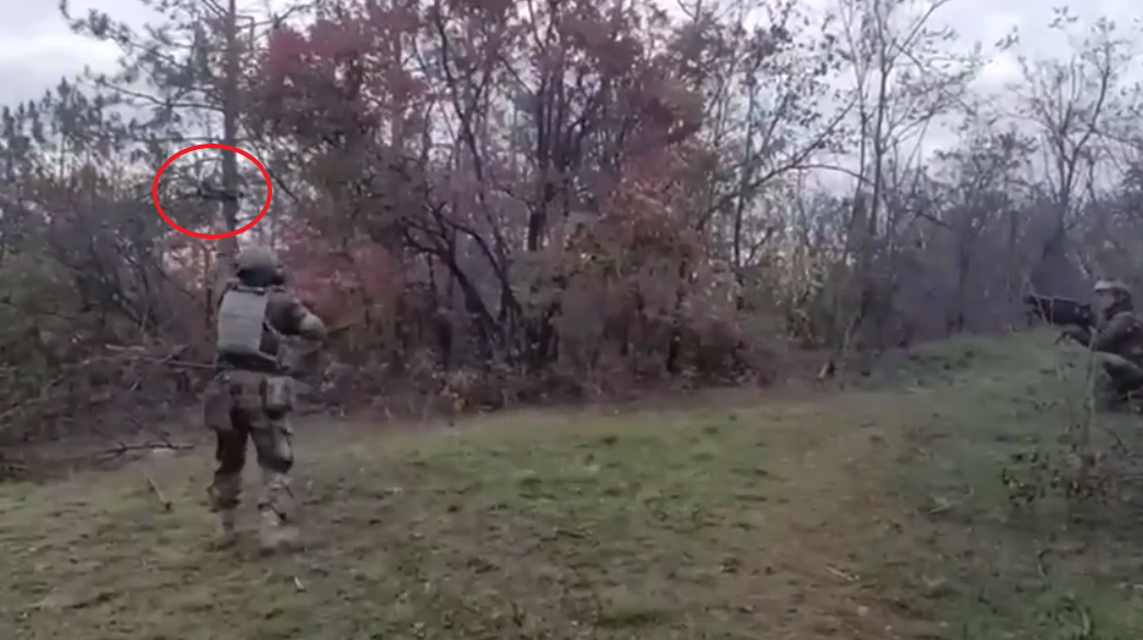 Украинские военные показали уникальное видео перехвата вражеского ''мавика'' антидроновым ружьем
