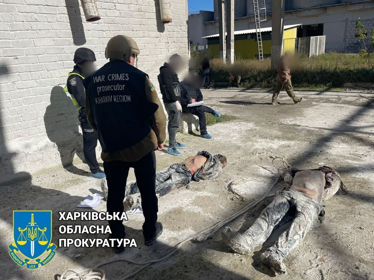На Харьковщине обнаружили тела убитых оккупантами украинцев: связаны руки и следы пыток. Фото