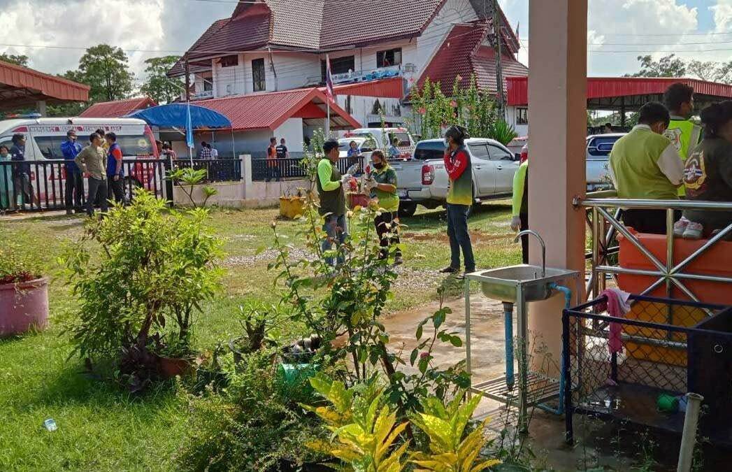 В Таиланде мужчина устроил стрельбу в детсаду, погибли 38 человек. Фото
