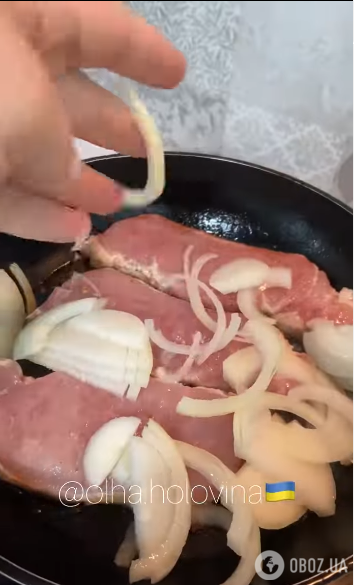 М'ясо під картопляно-сирною шубою: виходить дуже ніжним та соковитим 